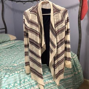 Cardigan and v-neck set